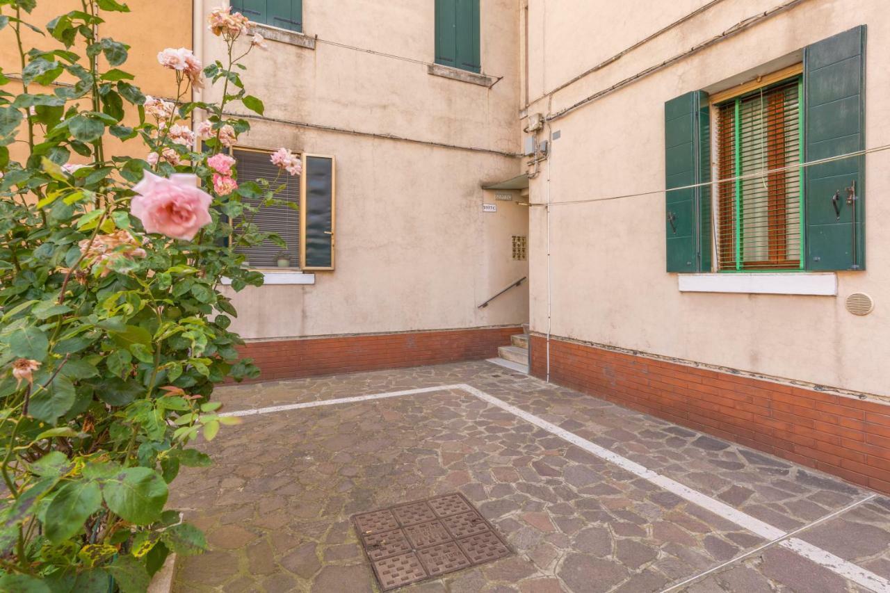 Venice Apartment Near Station Santa Lucia Two Bedroom Exterior photo